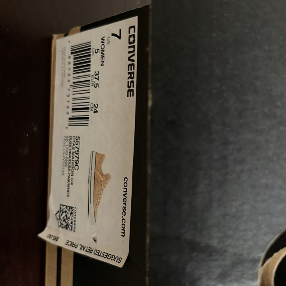 Converse suede low top pink sneakers - Picture 3 of 5